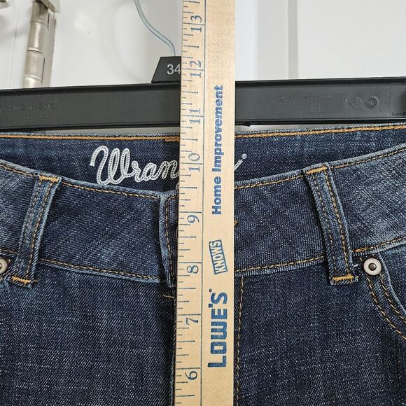Wrangler Bootcut Jeans Women's 11x32 (30x31.5) Blue Embroidered Logo Patch EUC - Picture 6 of 9